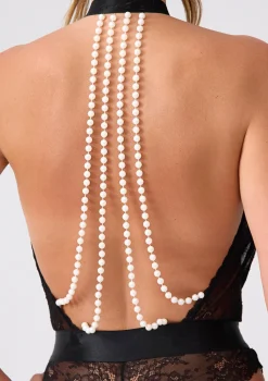 Body koronkowe z głębokim dekoltem i perłowym łańcuszkiem - Shower Of Pearls