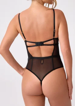 Body z usztywnionymi miseczkami z koronki i tiulu z tyłem typu string - Sandy
